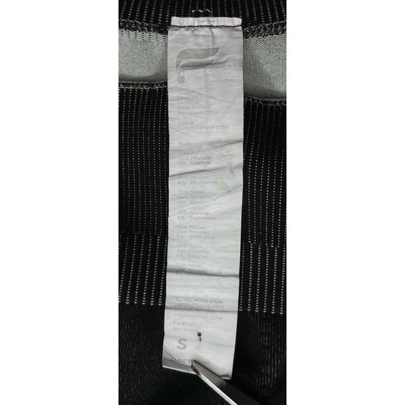 Fabletics Seamless 7/8 Mid Rise Leggings Small Black Floral Jacquard Design - Picture 4 of 4